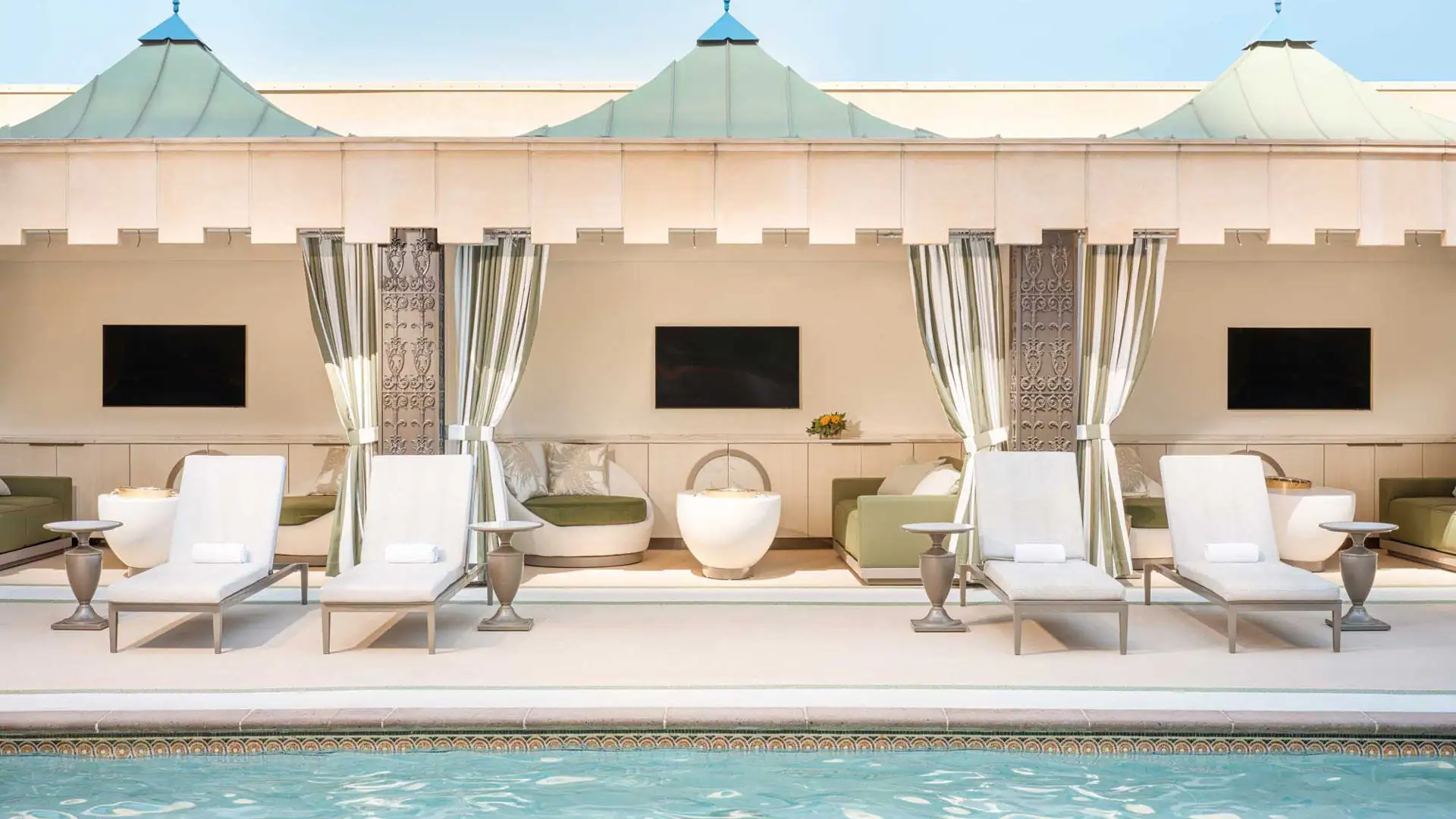 cabana-and-daybeds
